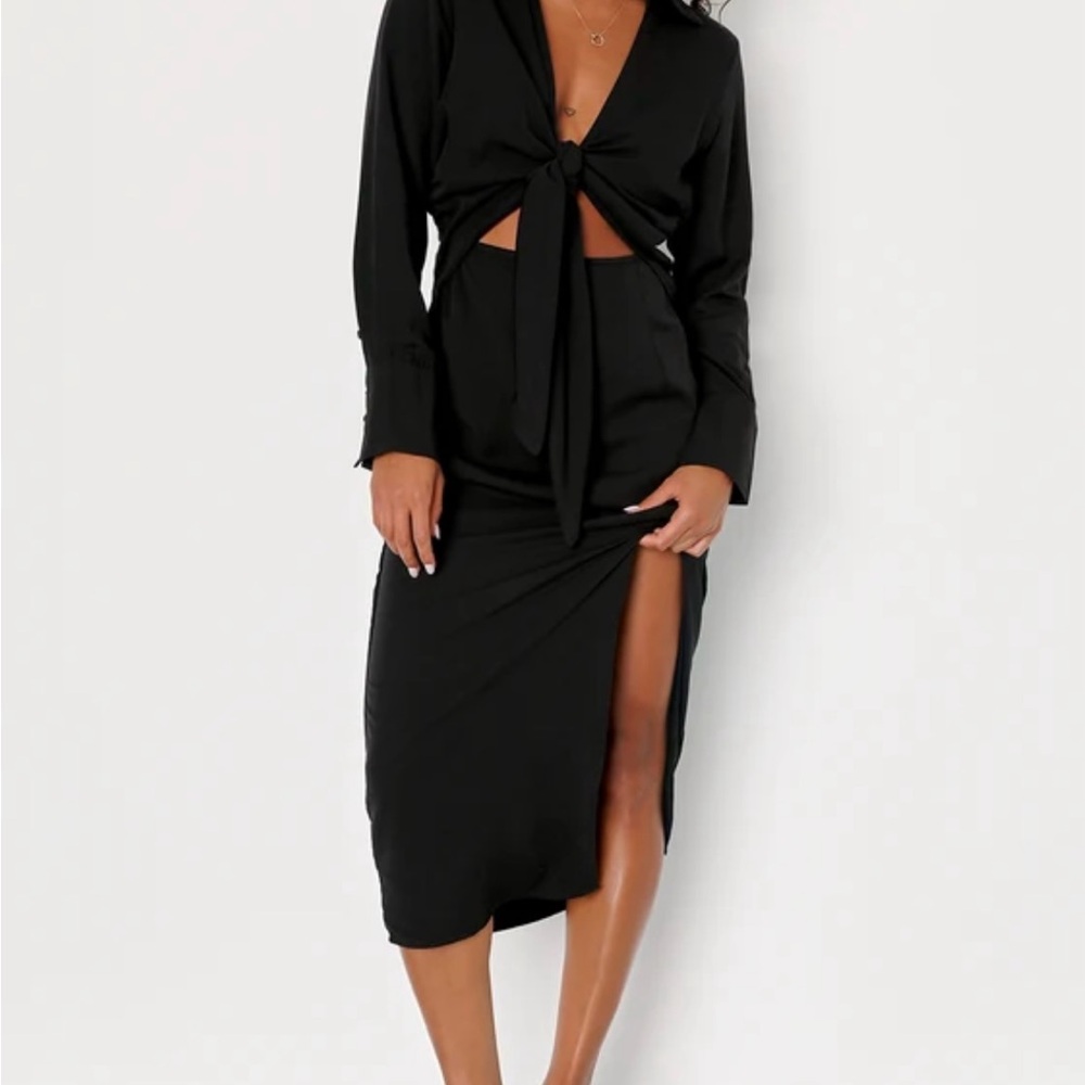 Chic Black Tie-Front Midi Dress